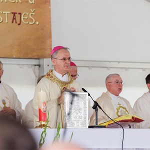 Uvod nadbiskupa Kutleše na proslavi 50. obljetnice svećeništva mons. Batelje